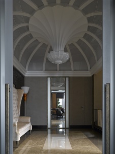 Фото интерьера входной зоны дома в стиле фьюжн