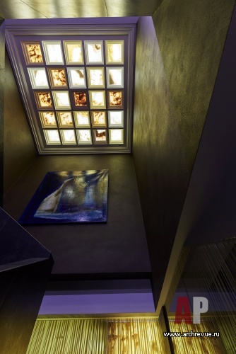 Фото интерьера лестницы дома в стиле гламур