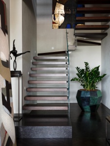 Фото лестницы пентхауса в американском стиле Фото интерьера лестничного холла пентхауса в американском стиле