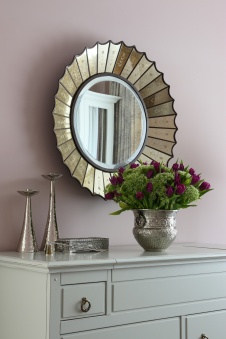 Фото интерьера детской квартиры в стиле неоклассика