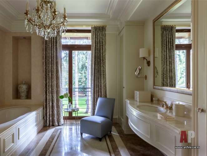 Фото интерьера санузла дома в американском стиле Фото интерьера ванной комнаты дома в американском стиле