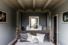 Фото интерьера спальни дома в стиле шале