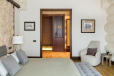 Фото интерьера гостевой деревянного дома в американском стиле