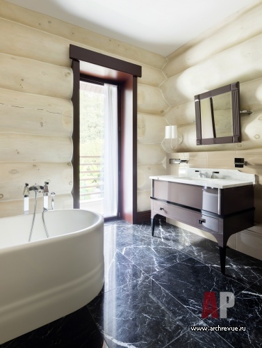 Фото интерьера ванной деревянного дома в американском стиле