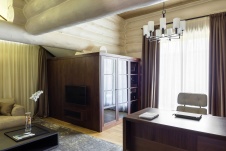 Фото интерьера кабинета деревянного дома в американском стиле