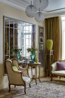 Фото интерьера гостиной квартиры в стиле неоклассика