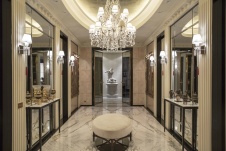 Фото интерьера входной зоны квартиры в стиле неоклассика