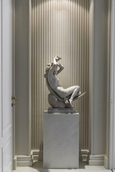 Фото интерьера входной зоны квартиры в стиле неоклассика