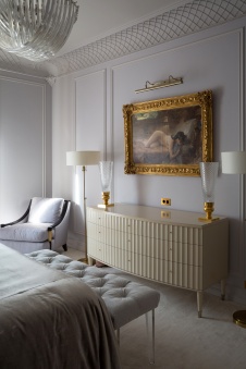 Фото интерьера спальни квартиры в стиле неоклассика