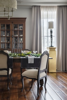 Фото интерьера столовой квартиры в стиле неоклассика