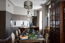 Фото интерьера столовой квартиры в стиле неоклассика