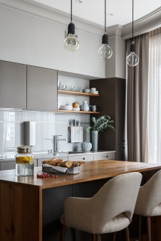 Фото интерьера кухни квартиры в стиле неоклассика