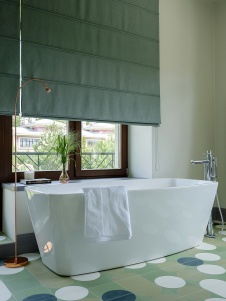 Фото интерьера ванной дома в стиле фьюжн