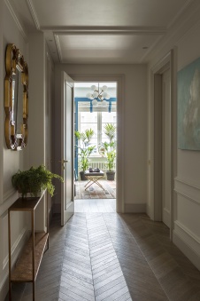 Фото интерьера коридора квартиры в стиле фьюжн