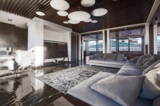 Фото интерьера гостиной пентхауса в стиле минимализм