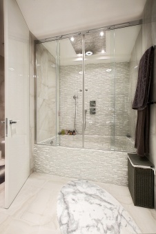 Фото интерьера ванной пентхауса в стиле минимализм