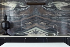 Фото интерьера кухни квартиры в стиле неоклассика