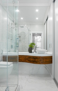 Фото интерьера санузла квартиры в стиле неоклассика