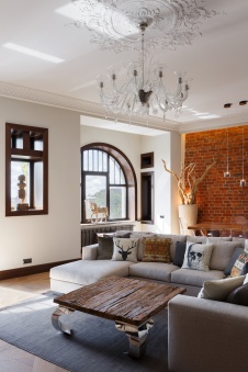 Фото интерьера гостиной квартиры в стиле эклектика