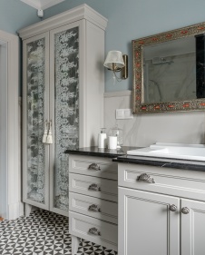 Фото интерьера санузла квартиры в стиле неоклассика