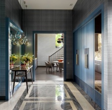 Фото интерьера входной зоны пентхауса в стиле фьюжн