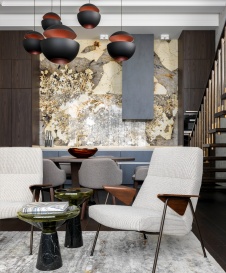 Фото интерьера гостиной пентхауса в стиле фьюжн