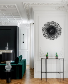 Фото интерьера гостиной дома в стиле неоклассика