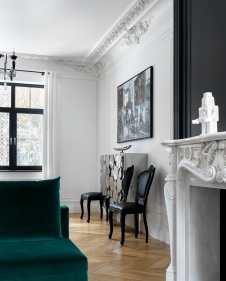 Фото интерьера столовой дома в стиле неоклассика