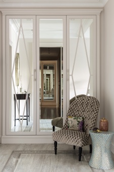 Фото интерьера входной зоны квартиры в стиле неоклассика