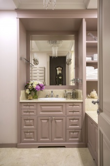 Фото интерьера санузла квартиры в стиле неоклассика