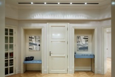 Фото интерьера входной зоны квартиры в стиле неоклассика