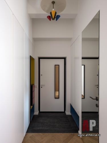 Фото интерьера входной зоны небольшой квартиры в стили минимализм