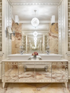 Фото интерьера санузла квартиры в стиле неоклассика