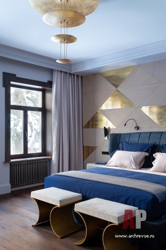 Фото интерьера спальни дома в нормандском стиле