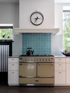 Фото интерьера кухни дома в стиле фьюжн