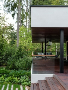 Фото фасада дома в стиле фьюжн