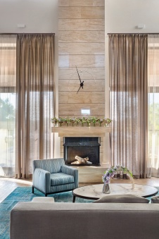 Фото интерьера каминной дома в стиле эко