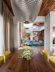 Фото интерьера столовой дома в стиле эко