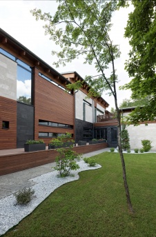 Фото фасада дома в эко-стиле