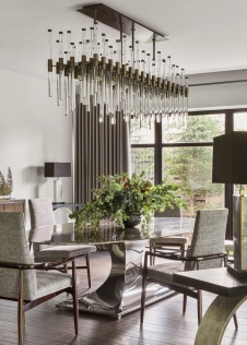 Фото интерьера столовой дома в стиле неоклассика