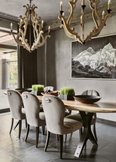 Фото интерьера столовой дома в стиле неоклассика