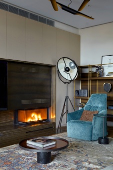 Фото интерьера каминной пентхауса в стиле фьюжн