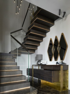 Фото интерьера лестницы пентхауса в стиле фьюжн