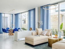 Фото интерьера гостиной дома в стиле фьюжн