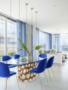 Фото интерьера столовой дома в стиле фьюжн