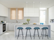 Фото интерьера кухни дома в стиле фьюжн