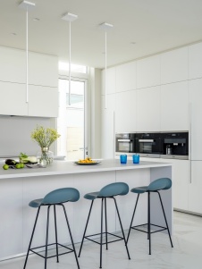 Фото интерьера кухни дома в стиле фьюжн