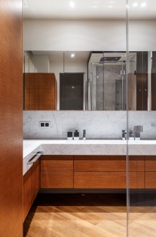 Фото интерьера санузла пентхауса в стиле лофт