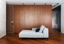 Фото интерьера гардеробной пентхауса в стиле лофт