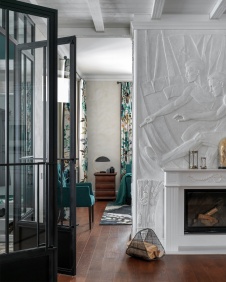 Фото интерьера гостиной дома в стиле фьюжн